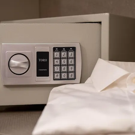 Casa de hóspedes Palazzo Adele & 4*